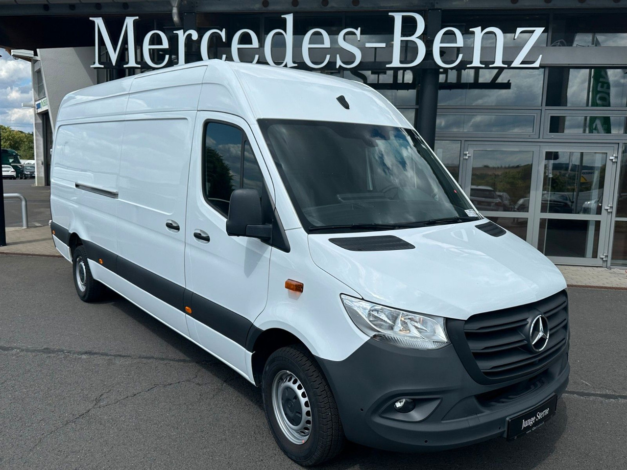 Mercedes-Benz Sprinter 317 CDI 4325 Klima Schwing 360 SHZ Temp - Furgon: obrázek 1 Mercedes-Benz Sprinter 317 CDI 4325 Klima Schwing 360 SHZ Temp - Furgon: obrázek 1