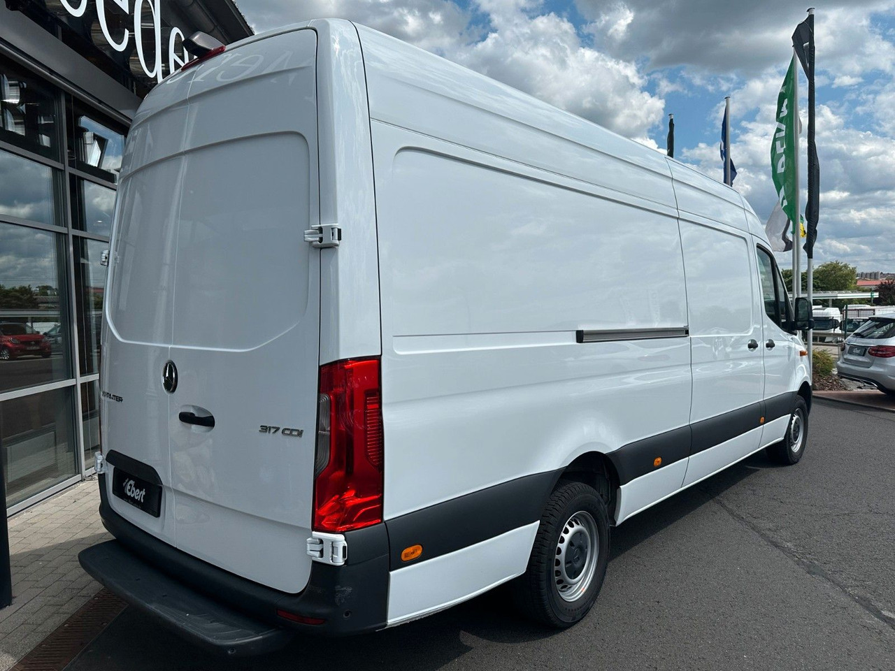 Mercedes-Benz Sprinter 317 CDI 4325 Klima Schwing 360 SHZ Temp - Furgon: obrázek 4 Mercedes-Benz Sprinter 317 CDI 4325 Klima Schwing 360 SHZ Temp - Furgon: obrázek 4