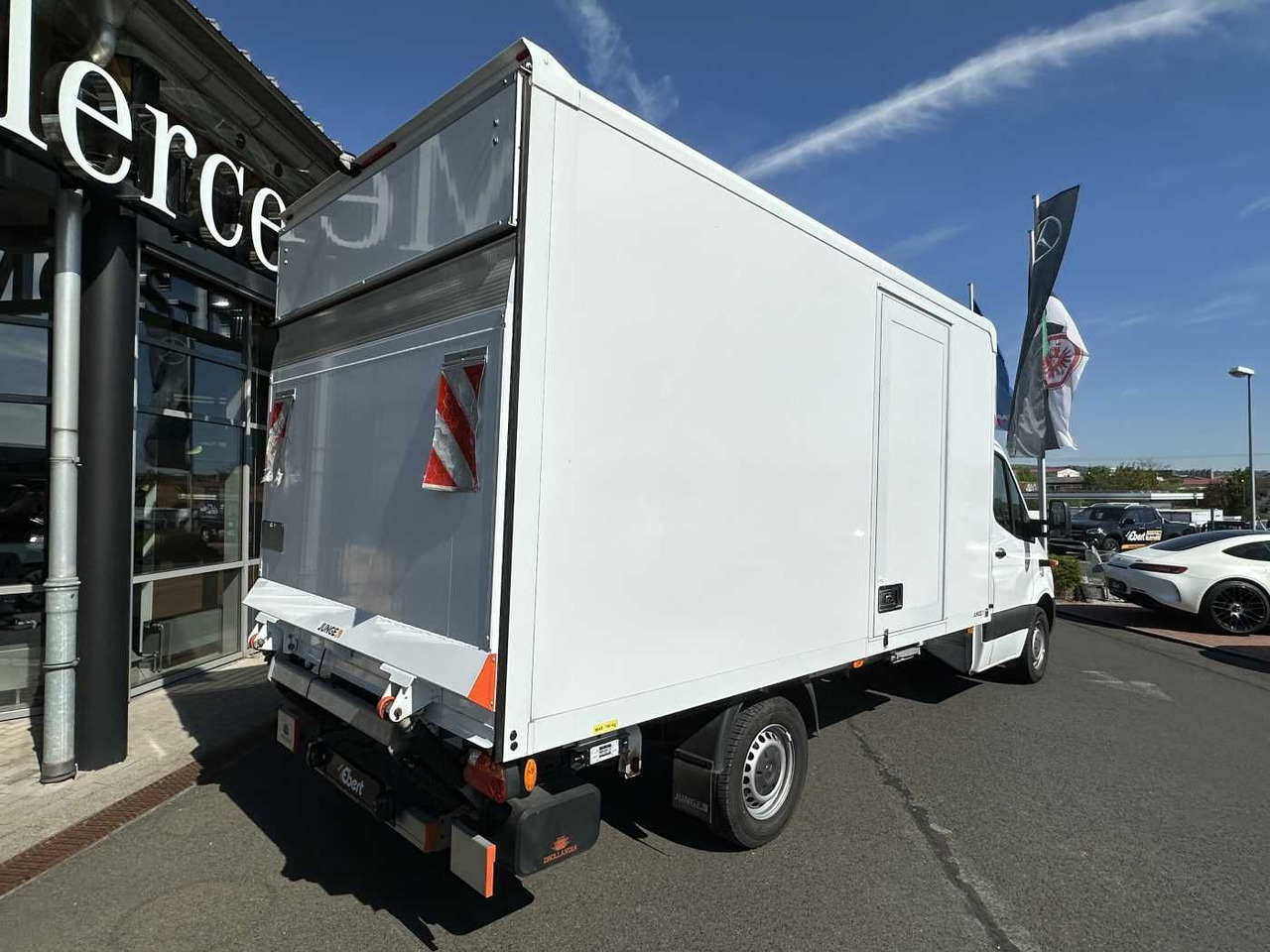 Mercedes-Benz Sprinter 317 CDI Koffer LBW Schwing Klima Kamera - Dodávka skřín: obrázek 4 Mercedes-Benz Sprinter 317 CDI Koffer LBW Schwing Klima Kamera - Dodávka skřín: obrázek 4