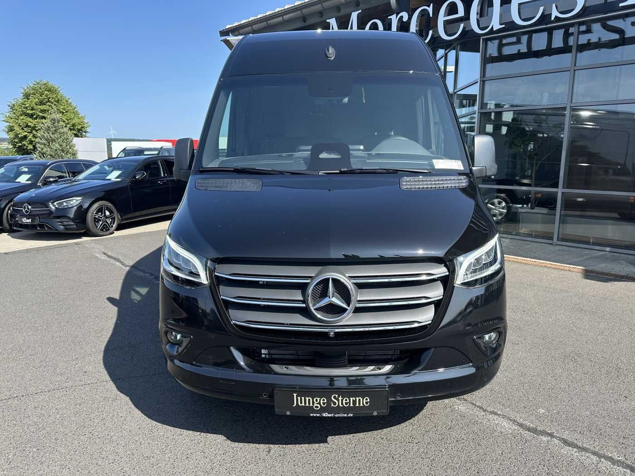 Mercedes-Benz Sprinter 319 CDI 4325 AHK DISTRONIC 360 Klima - Furgon: obrázek 2 Mercedes-Benz Sprinter 319 CDI 4325 AHK DISTRONIC 360 Klima - Furgon: obrázek 2