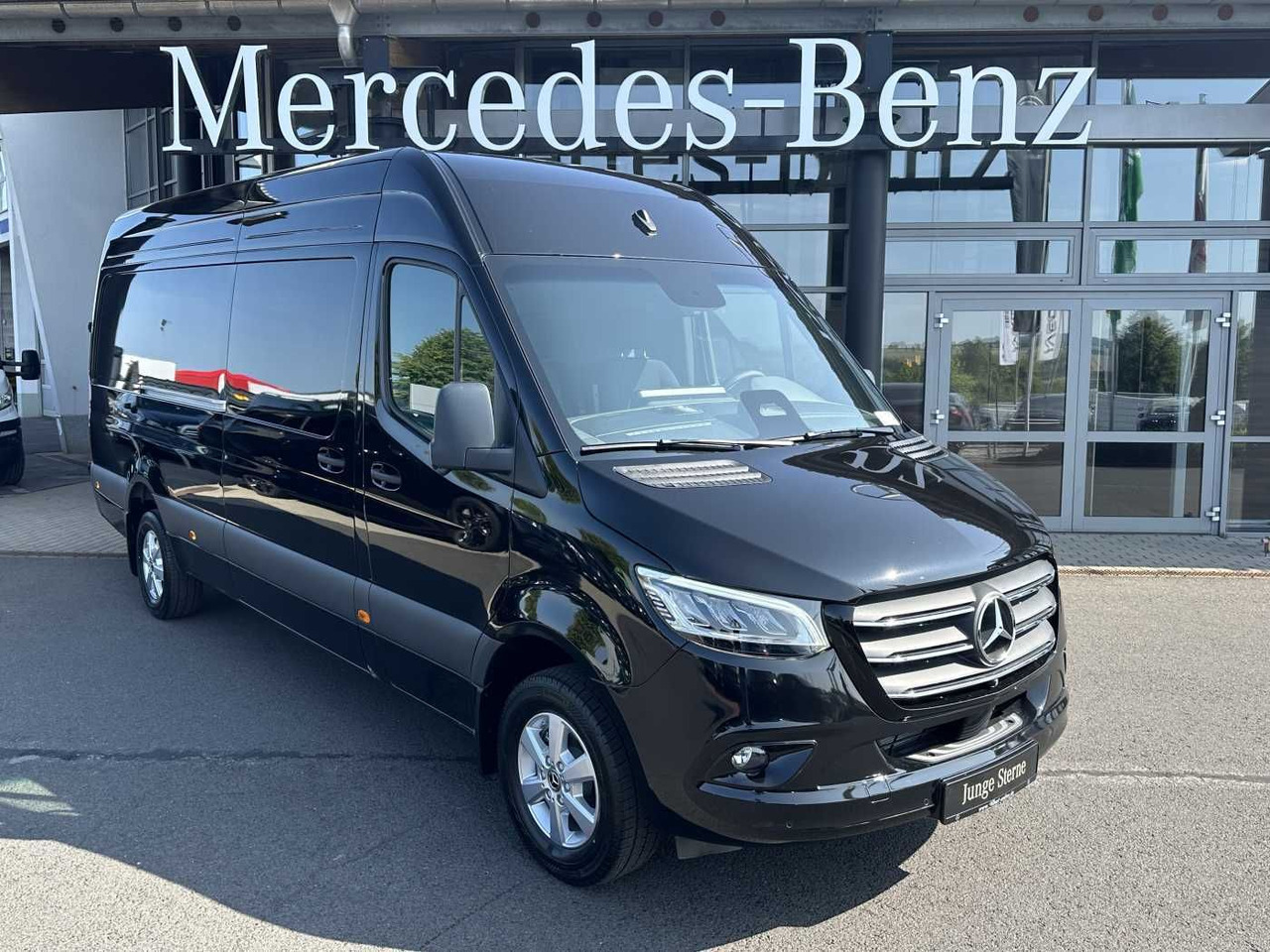 Mercedes-Benz Sprinter 319 CDI 4325 AHK DISTRONIC 360 Klima - Furgon: obrázek 1 Mercedes-Benz Sprinter 319 CDI 4325 AHK DISTRONIC 360 Klima - Furgon: obrázek 1