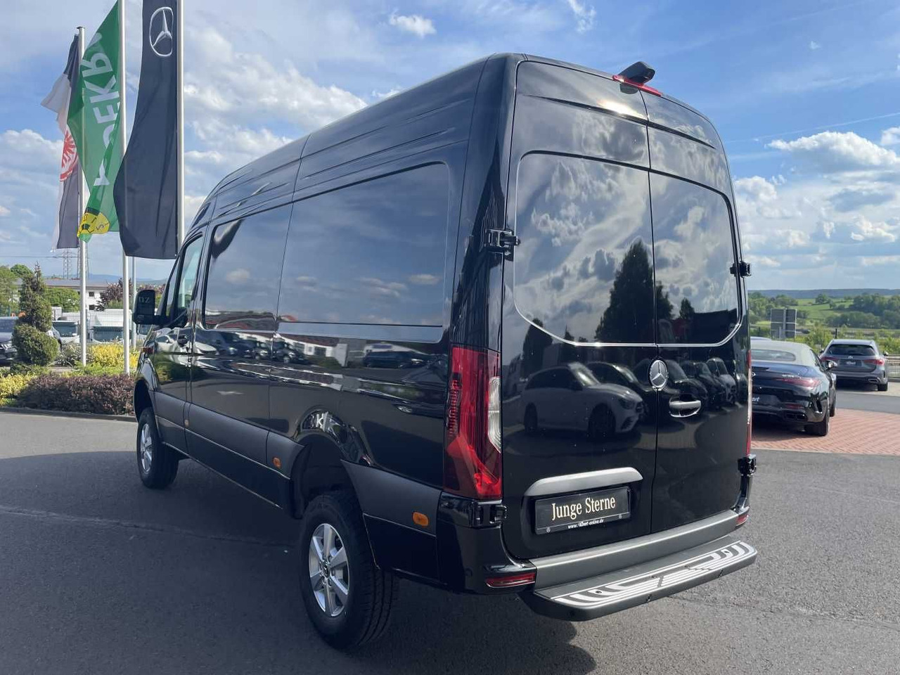 Mercedes-Benz Sprinter 319 CDI 4x4 3665 Klima Kamera MBUX LED - Furgon: obrázek 3 Mercedes-Benz Sprinter 319 CDI 4x4 3665 Klima Kamera MBUX LED - Furgon: obrázek 3