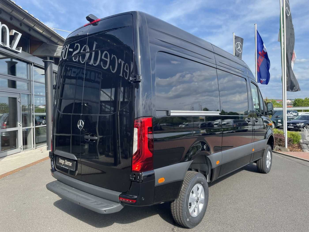Mercedes-Benz Sprinter 319 CDI 4x4 3665 Klima Kamera MBUX LED - Furgon: obrázek 5 Mercedes-Benz Sprinter 319 CDI 4x4 3665 Klima Kamera MBUX LED - Furgon: obrázek 5