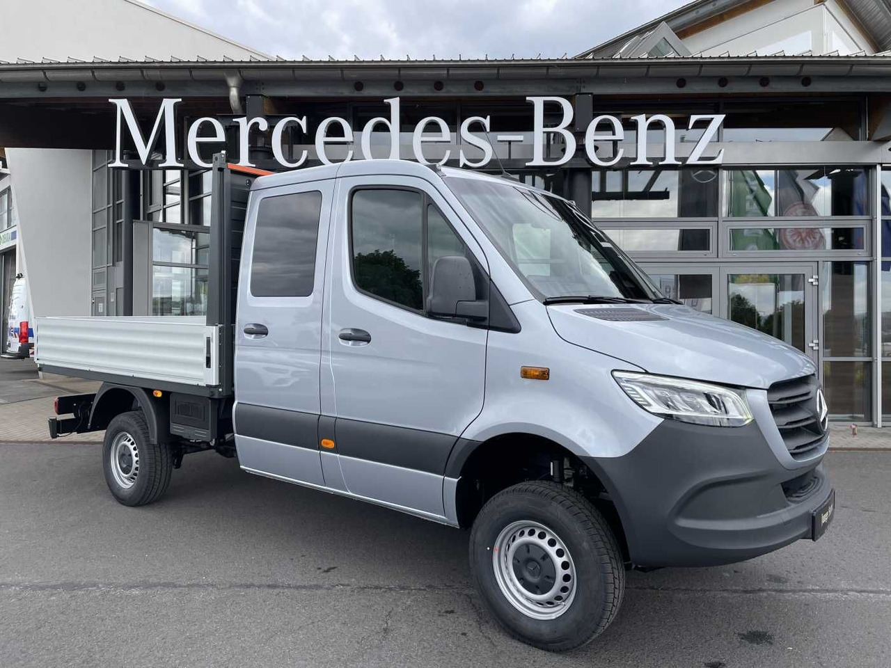 Mercedes-Benz Sprinter 319 CDI 4x4 DoKa Klima Stdheiz AHK LED - Plachtová dodávka: obrázek 1 Mercedes-Benz Sprinter 319 CDI 4x4 DoKa Klima Stdheiz AHK LED - Plachtová dodávka: obrázek 1