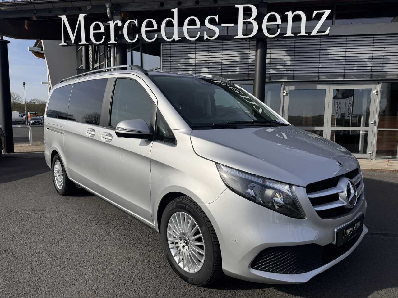 Mercedes-Benz V 220 d EDITION DISTRONIC MBUX Kamera 6Sitze - Osobní auto: obrázek 1 Mercedes-Benz V 220 d EDITION DISTRONIC MBUX Kamera 6Sitze - Osobní auto: obrázek 1