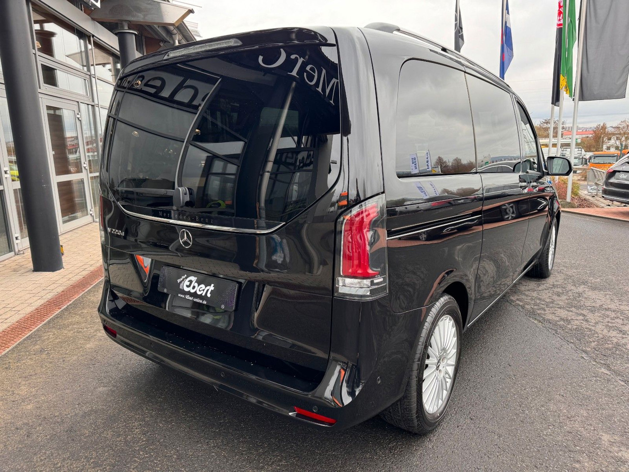 Mercedes-Benz V 220 d STYLE K Liege-Paket AHK2,5 DISTRONIC - Mikrobus: obrázek 4 Mercedes-Benz V 220 d STYLE K Liege-Paket AHK2,5 DISTRONIC - Mikrobus: obrázek 4