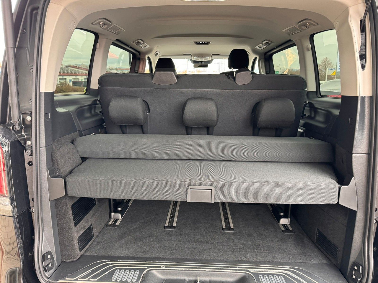 Mikrobus Mercedes-Benz V 220 d STYLE K Liege-Paket AHK2,5 DISTRONIC: obrázek 6