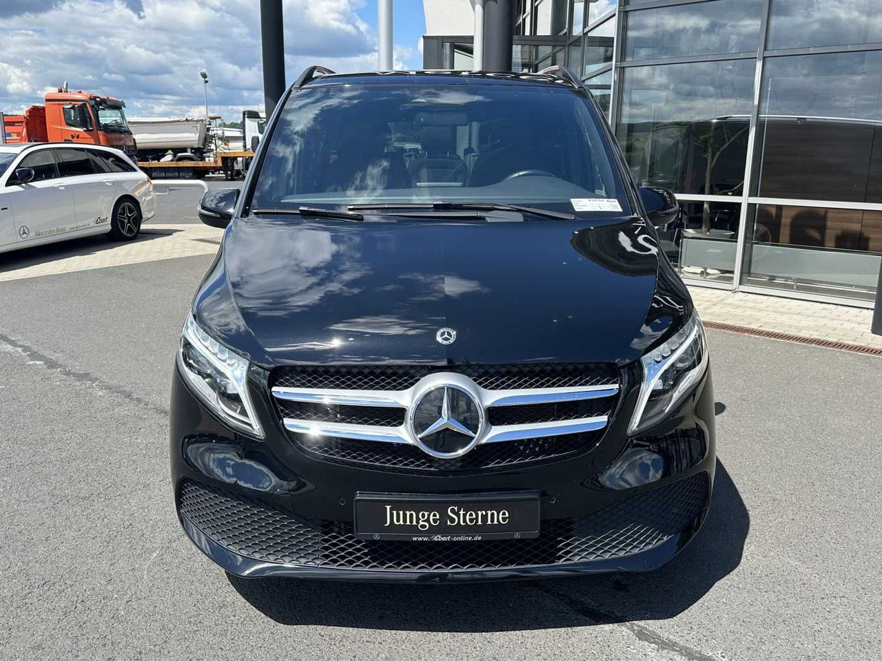 Mercedes-Benz V 250 d EDITION ILS Panorama Kamera 8Sitze - Mikrobus: obrázek 2 Mercedes-Benz V 250 d EDITION ILS Panorama Kamera 8Sitze - Mikrobus: obrázek 2