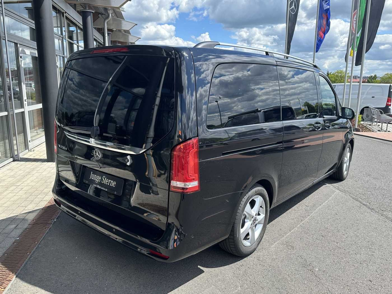 Mercedes-Benz V 250 d EDITION ILS Panorama Kamera 8Sitze - Mikrobus: obrázek 4 Mercedes-Benz V 250 d EDITION ILS Panorama Kamera 8Sitze - Mikrobus: obrázek 4