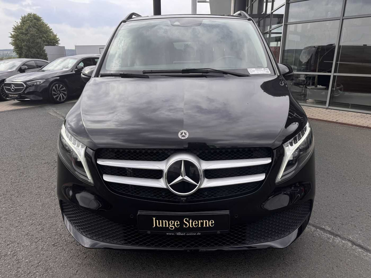 Mercedes-Benz V 300 d 4MATIC AVA 3430 AHK2,5 DISTRONIC 360 - Osobní auto: obrázek 2 Mercedes-Benz V 300 d 4MATIC AVA 3430 AHK2,5 DISTRONIC 360 - Osobní auto: obrázek 2