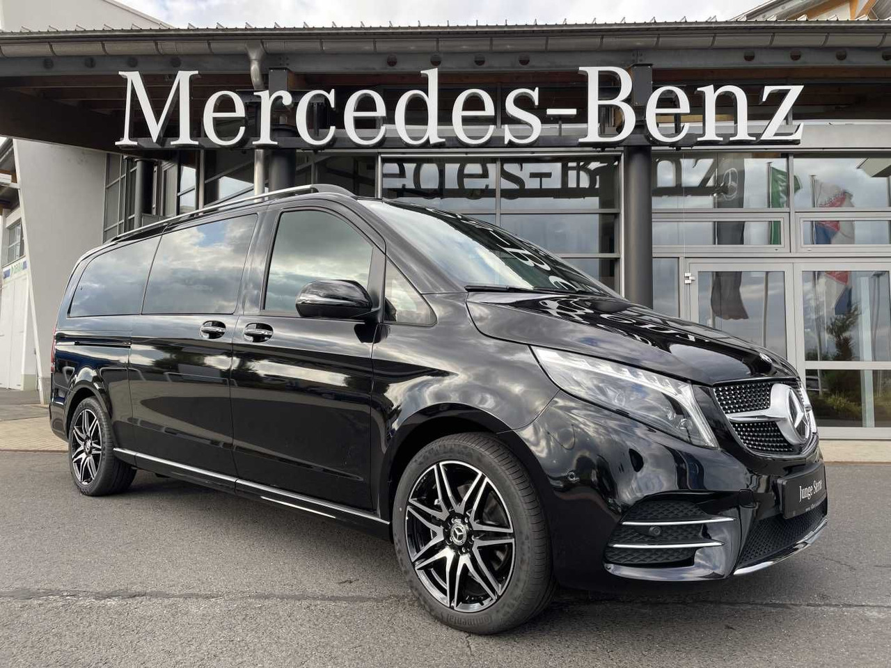 Mercedes-Benz V 300 d AVA 4MATIC AMG Kühlschrank AIRMATIC - Mikrobus: obrázek 1 Mercedes-Benz V 300 d AVA 4MATIC AMG Kühlschrank AIRMATIC - Mikrobus: obrázek 1