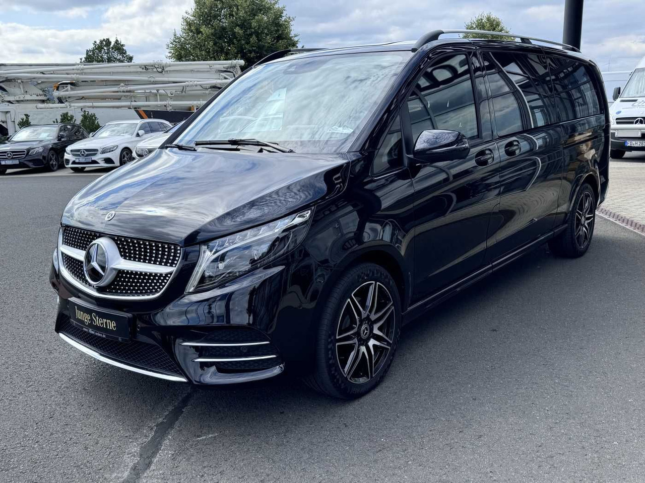 Mercedes-Benz V 300 d AVA AMG 4MATIC AIRMATIC Sitzklima el Tür - Osobní auto: obrázek 3 Mercedes-Benz V 300 d AVA AMG 4MATIC AIRMATIC Sitzklima el Tür - Osobní auto: obrázek 3