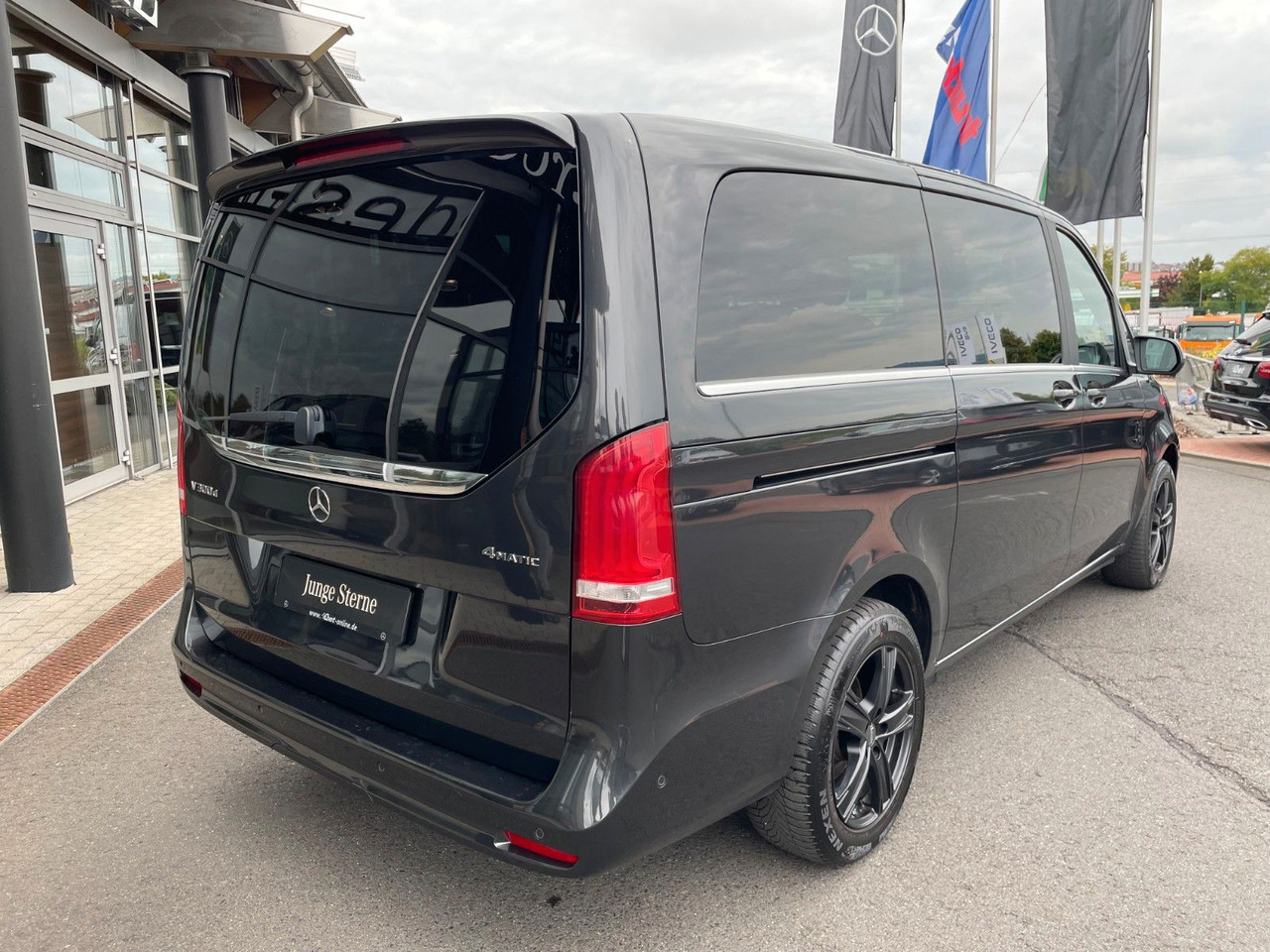 Mercedes-Benz V 300 d AVA ED 4MATIC Sitzklima Burmester 6Sitze - Kombi: obrázek 4 Mercedes-Benz V 300 d AVA ED 4MATIC Sitzklima Burmester 6Sitze - Kombi: obrázek 4