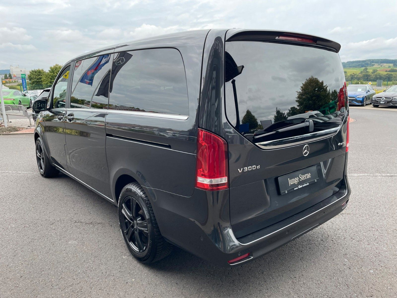 Mercedes-Benz V 300 d AVA ED 4MATIC Sitzklima Burmester 6Sitze - Kombi: obrázek 3 Mercedes-Benz V 300 d AVA ED 4MATIC Sitzklima Burmester 6Sitze - Kombi: obrázek 3