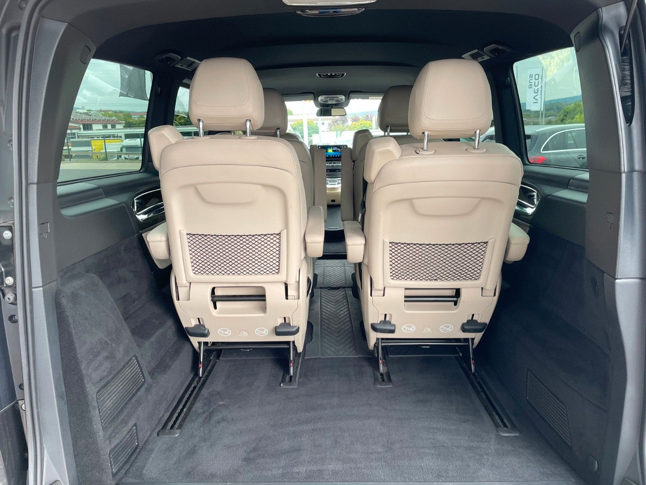 Mercedes-Benz V 300 d AVA ED 4MATIC Sitzklima Burmester 6Sitze - Kombi: obrázek 5 Mercedes-Benz V 300 d AVA ED 4MATIC Sitzklima Burmester 6Sitze - Kombi: obrázek 5