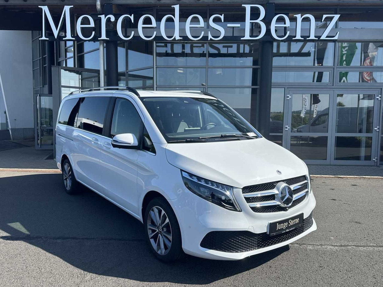 Mercedes-Benz V 300 d AVA ED 6Sitze Burmester 360Kamera el Tür - Osobní auto: obrázek 1 Mercedes-Benz V 300 d AVA ED 6Sitze Burmester 360Kamera el Tür - Osobní auto: obrázek 1