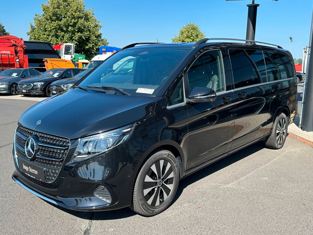 Mercedes-Benz V 300 d AVANTGARDE Extralang 360Kamera 8Sitze - Mikrobus: obrázek 3 Mercedes-Benz V 300 d AVANTGARDE Extralang 360Kamera 8Sitze - Mikrobus: obrázek 3
