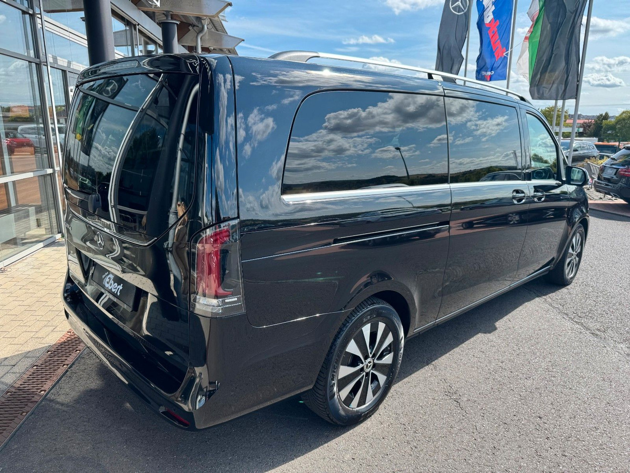 Mercedes-Benz V 300 d AVANTGARDE Extralang 360Kamera Standheiz - Kombi: obrázek 5 Mercedes-Benz V 300 d AVANTGARDE Extralang 360Kamera Standheiz - Kombi: obrázek 5