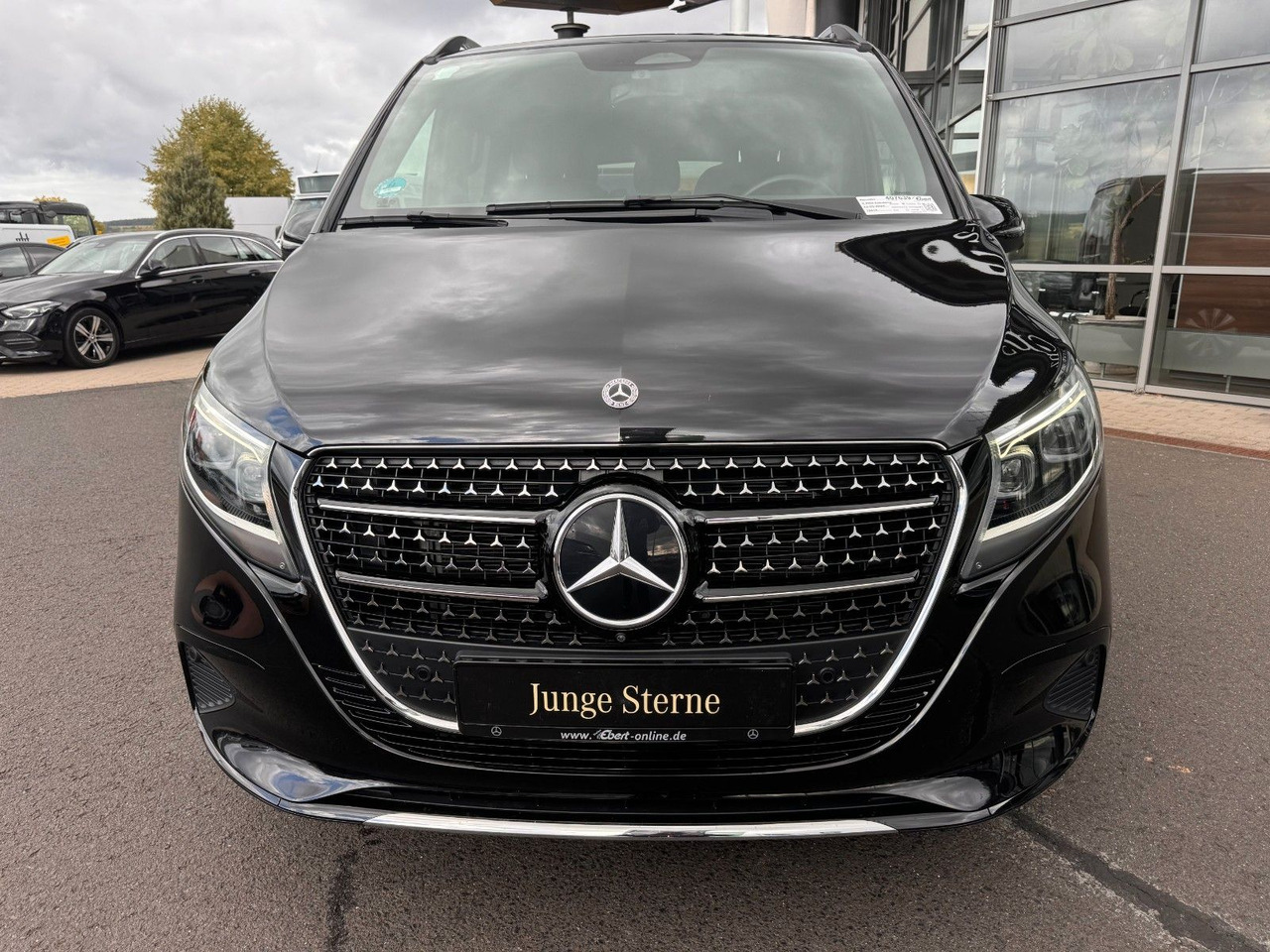 Mercedes-Benz V 300 d AVANTGARDE Extralang 360Kamera Standheiz - Kombi: obrázek 2 Mercedes-Benz V 300 d AVANTGARDE Extralang 360Kamera Standheiz - Kombi: obrázek 2