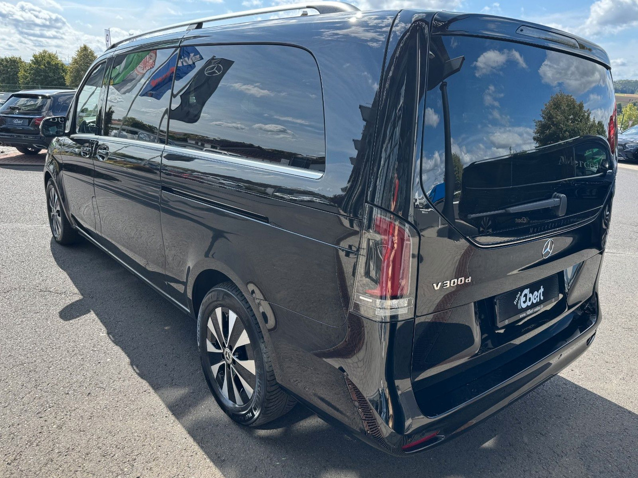 Mercedes-Benz V 300 d AVANTGARDE Extralang 360Kamera Standheiz - Kombi: obrázek 3 Mercedes-Benz V 300 d AVANTGARDE Extralang 360Kamera Standheiz - Kombi: obrázek 3