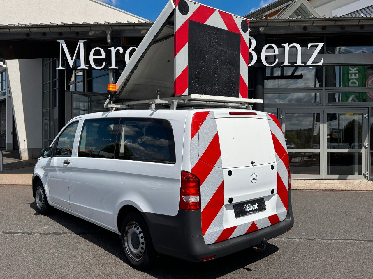 Mercedes-Benz Vito 111 CDI Tourer Begleitfahrzeug BF3+ / WVZ - Furgon: obrázek 1 Mercedes-Benz Vito 111 CDI Tourer Begleitfahrzeug BF3+ / WVZ - Furgon: obrázek 1