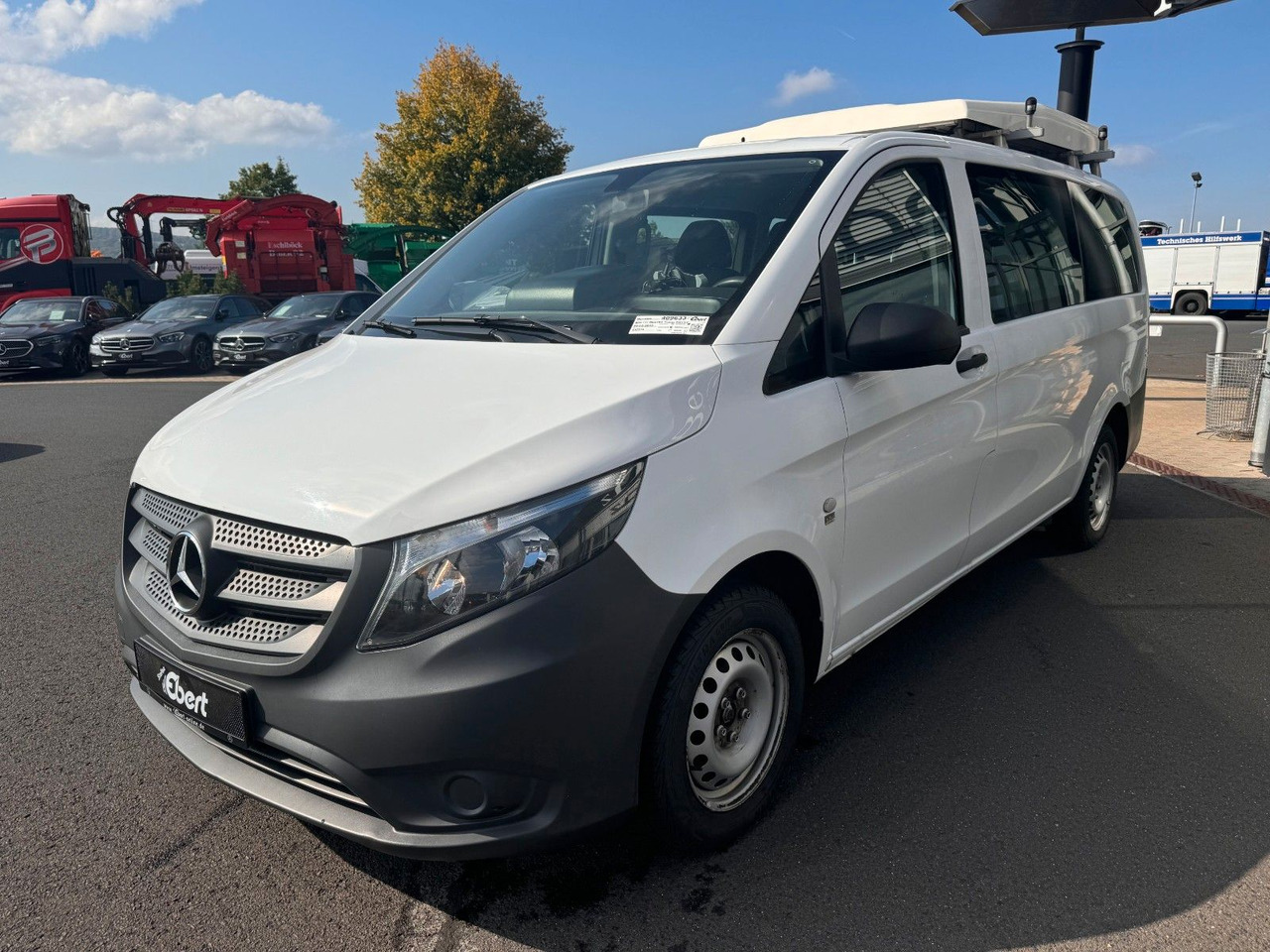 Mercedes-Benz Vito 111 CDI Tourer Begleitfahrzeug BF3+ / WVZ - Mikrobus: obrázek 3 Mercedes-Benz Vito 111 CDI Tourer Begleitfahrzeug BF3+ / WVZ - Mikrobus: obrázek 3