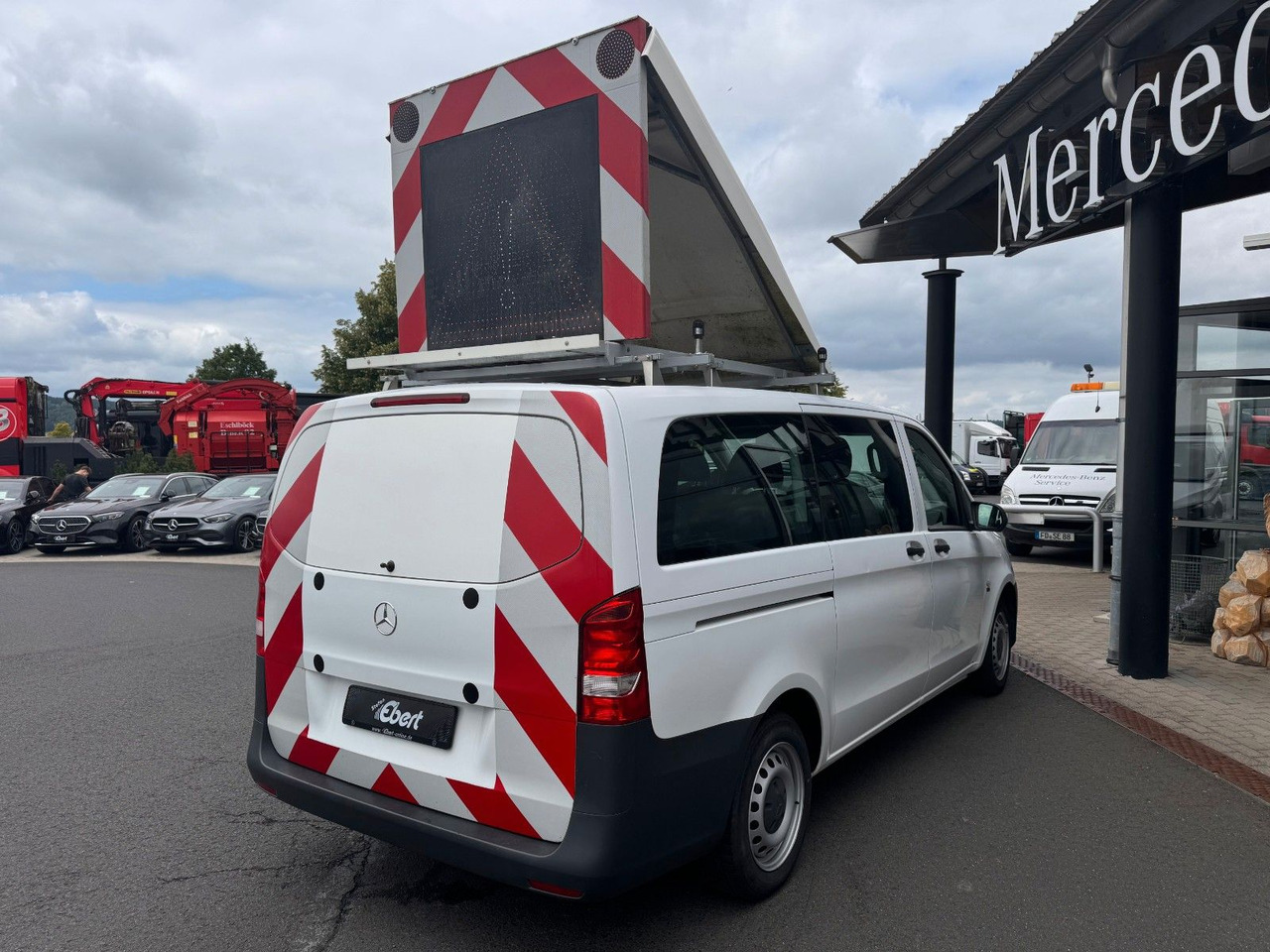 Mercedes-Benz Vito 111 CDI Tourer Begleitfahrzeug BF3+ / WVZ - Malá dodávka: obrázek 3 Mercedes-Benz Vito 111 CDI Tourer Begleitfahrzeug BF3+ / WVZ - Malá dodávka: obrázek 3