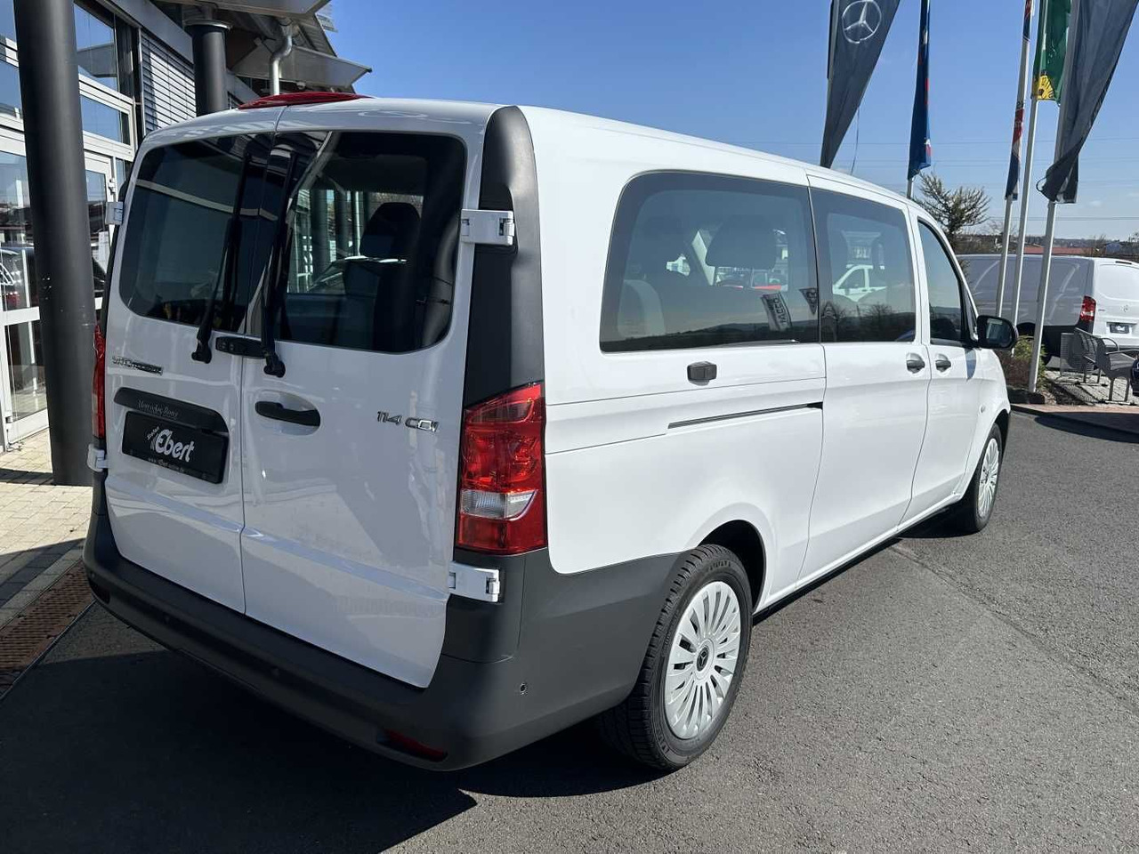 Mercedes-Benz Vito 114 CDI Tourer 8Sitze Klima Audio40 Kamera - Osobní auto: obrázek 4 Mercedes-Benz Vito 114 CDI Tourer 8Sitze Klima Audio40 Kamera - Osobní auto: obrázek 4