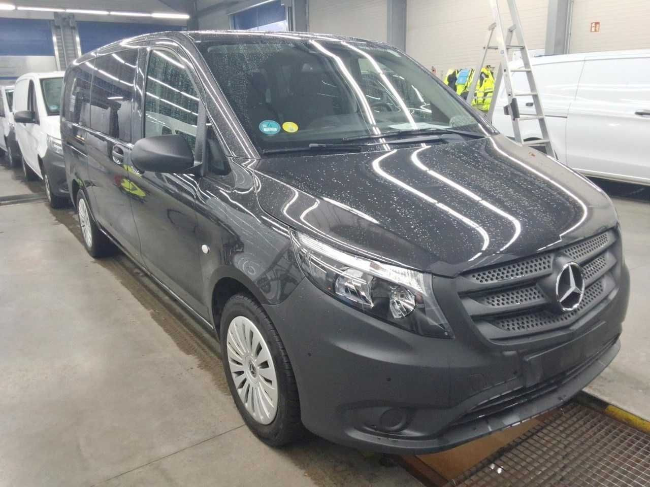 Mercedes-Benz Vito 116 CDI Tourer 2xKlima AHK Kamera Audio40 - Osobní auto: obrázek 2 Mercedes-Benz Vito 116 CDI Tourer 2xKlima AHK Kamera Audio40 - Osobní auto: obrázek 2