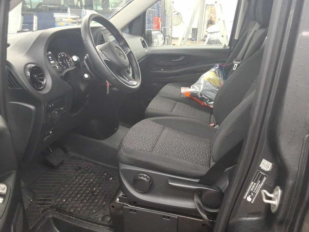 Mercedes-Benz Vito 116 CDI Tourer 2xKlima AHK Kamera Audio40 - Osobní auto: obrázek 5 Mercedes-Benz Vito 116 CDI Tourer 2xKlima AHK Kamera Audio40 - Osobní auto: obrázek 5