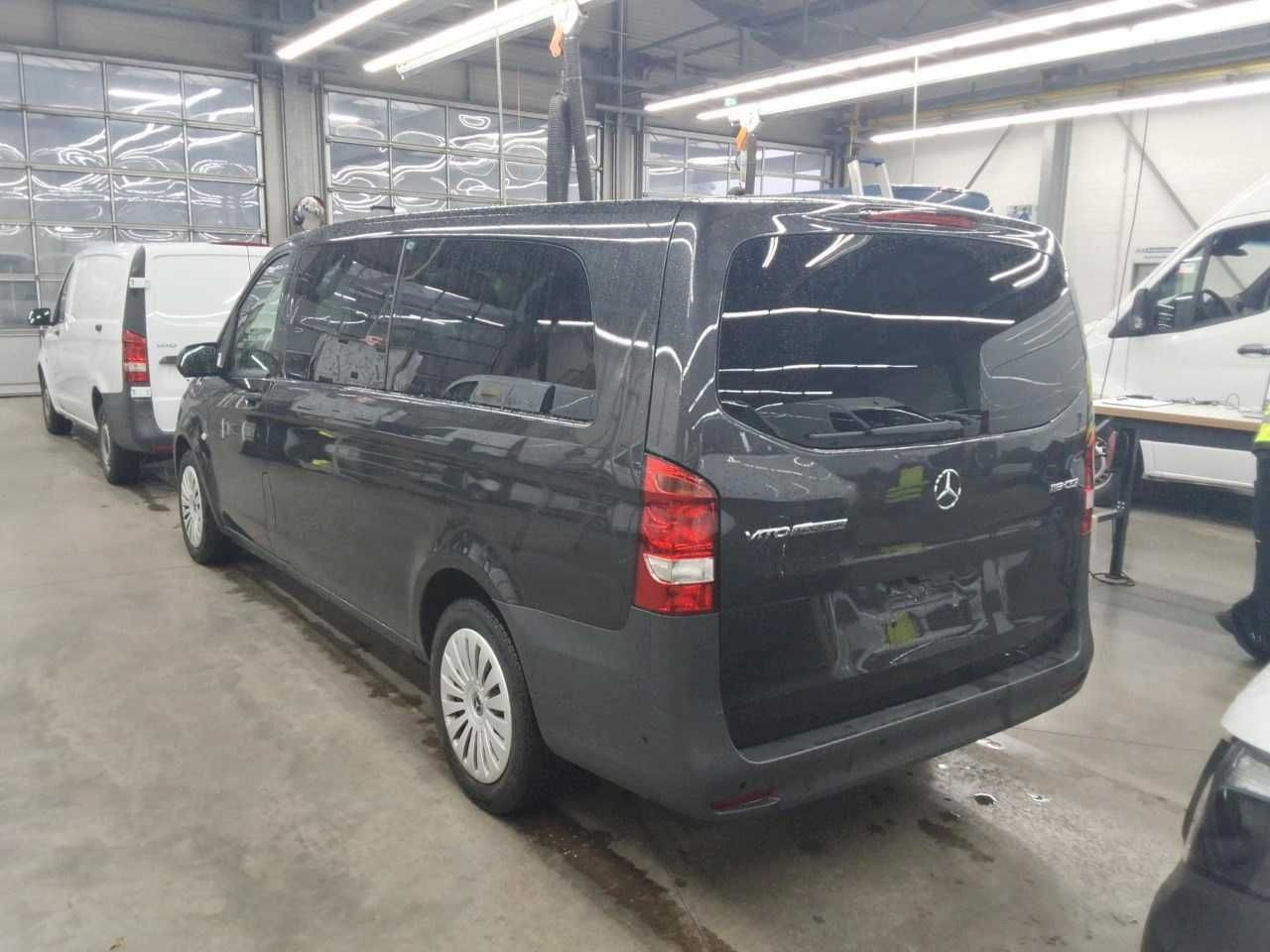 Mercedes-Benz Vito 116 CDI Tourer 2xKlima AHK Kamera Audio40 - Osobní auto: obrázek 4 Mercedes-Benz Vito 116 CDI Tourer 2xKlima AHK Kamera Audio40 - Osobní auto: obrázek 4