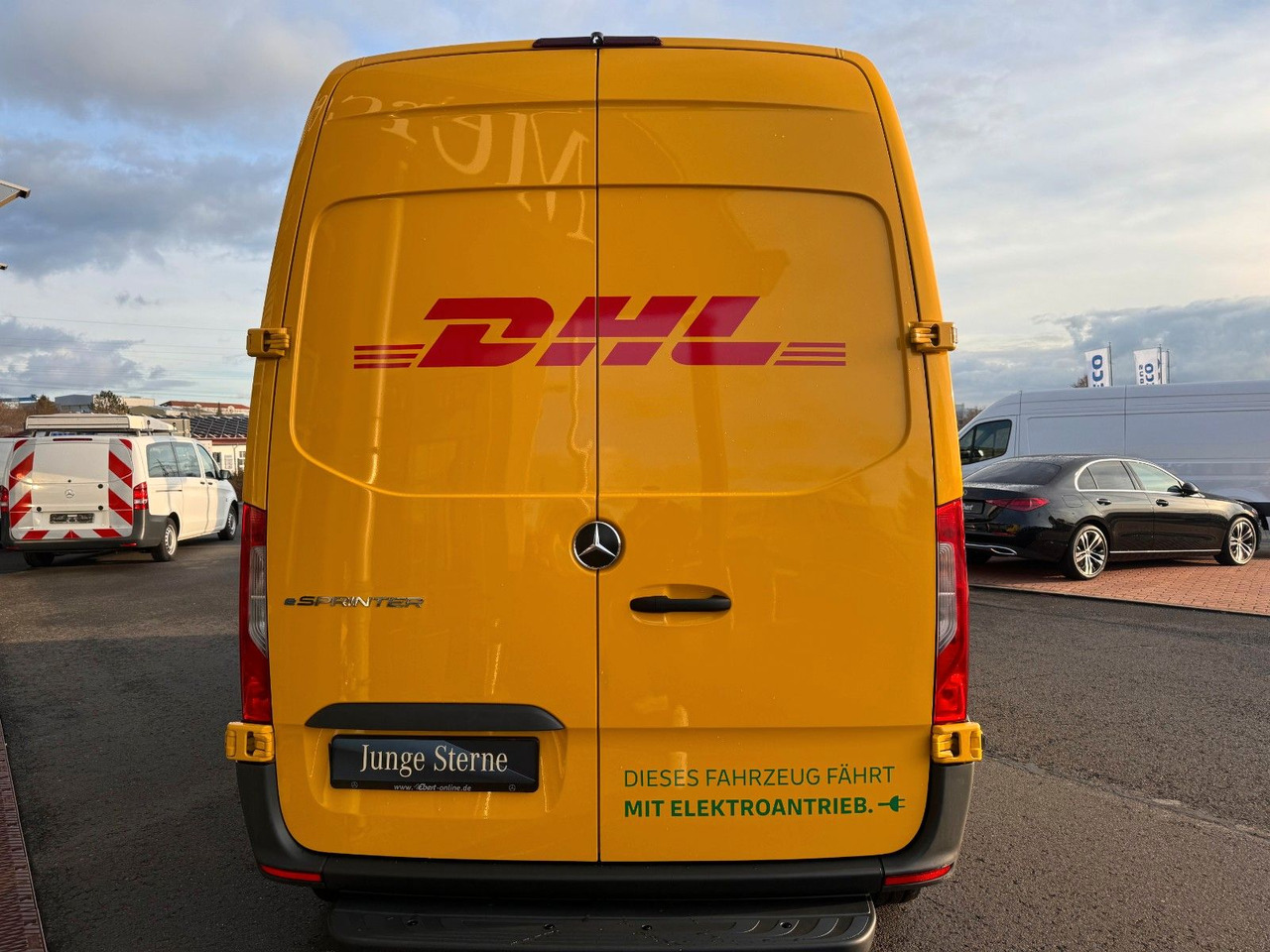 Mercedes-Benz eSprinter 312 DHL Regal KEP-Ausbau - Furgon, Elektrická dodávka: obrázek 5 Mercedes-Benz eSprinter 312 DHL Regal KEP-Ausbau - Furgon, Elektrická dodávka: obrázek 5