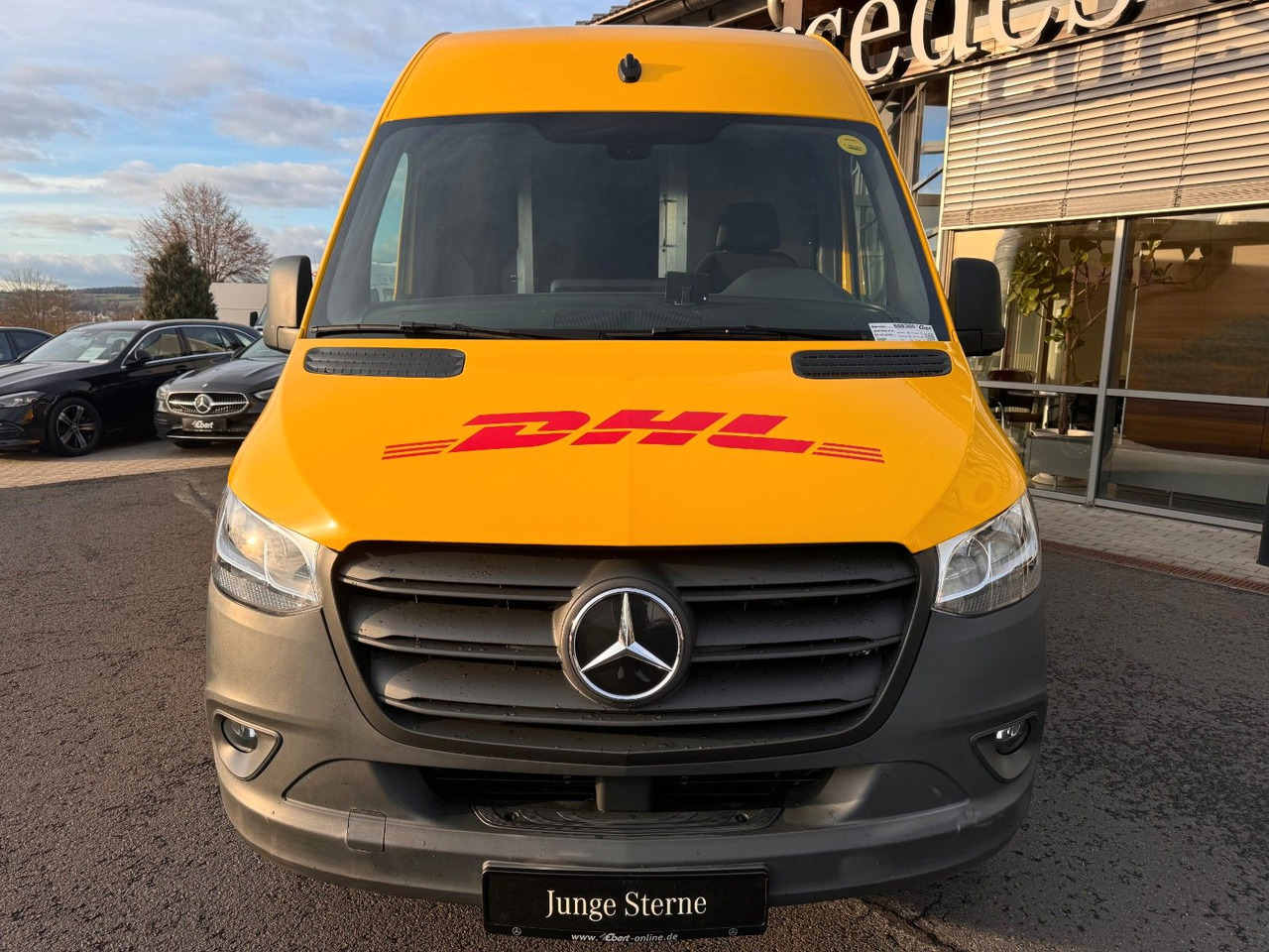 Mercedes-Benz eSprinter 312 DHL Regal KEP-Ausbau - Furgon, Elektrická dodávka: obrázek 2 Mercedes-Benz eSprinter 312 DHL Regal KEP-Ausbau - Furgon, Elektrická dodávka: obrázek 2