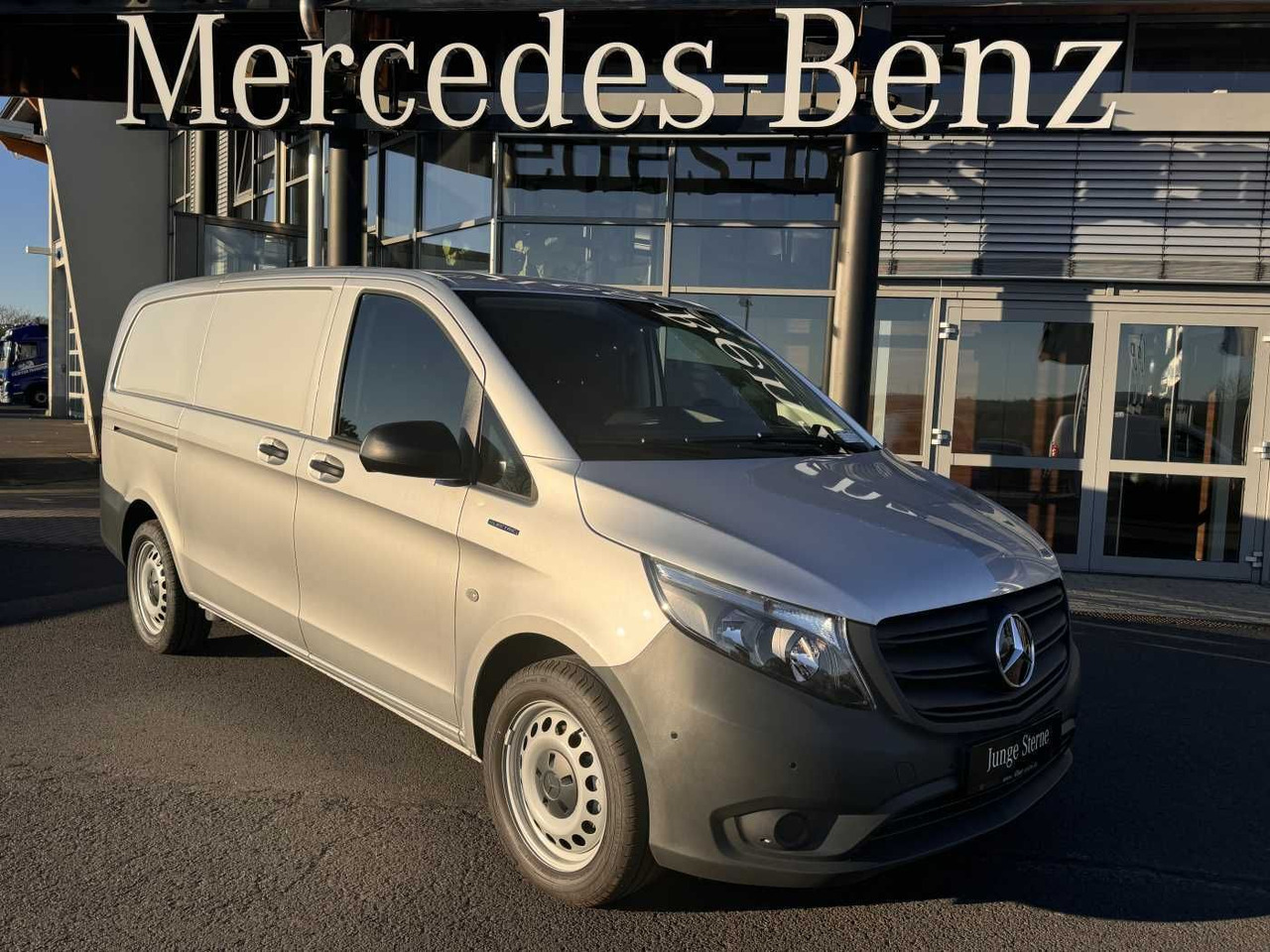 Mercedes-Benz eVito 112 Audio 30 Sitzheizung Kamera Tempomat - Malá dodávka, Elektrická dodávka: obrázek 1 Mercedes-Benz eVito 112 Audio 30 Sitzheizung Kamera Tempomat - Malá dodávka, Elektrická dodávka: obrázek 1