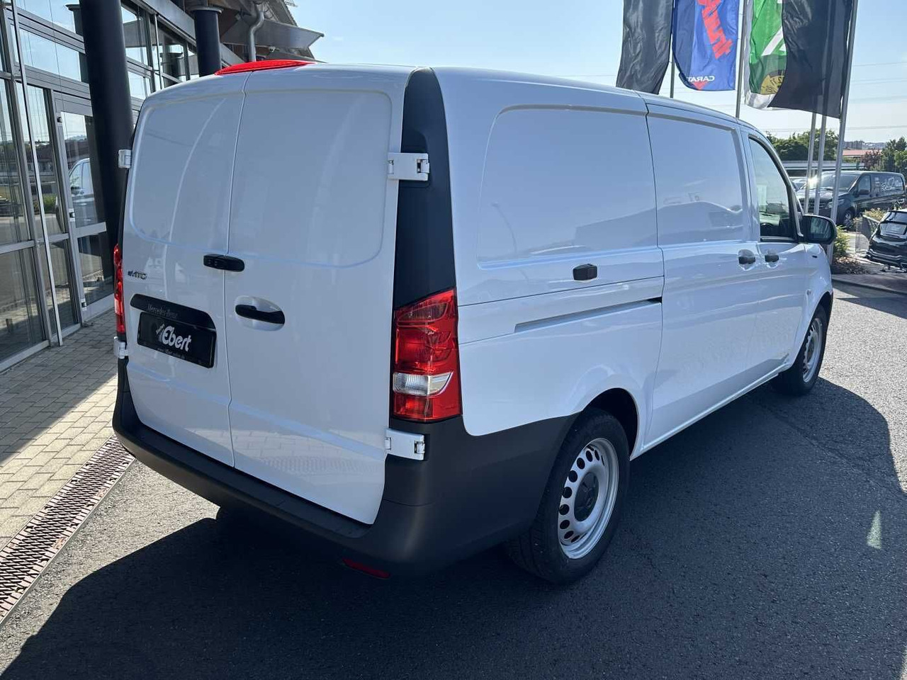 Mercedes-Benz eVito 112 Klima Kamera Navi SHZ Tempomat - Malá dodávka, Elektrická dodávka: obrázek 4 Mercedes-Benz eVito 112 Klima Kamera Navi SHZ Tempomat - Malá dodávka, Elektrická dodávka: obrázek 4