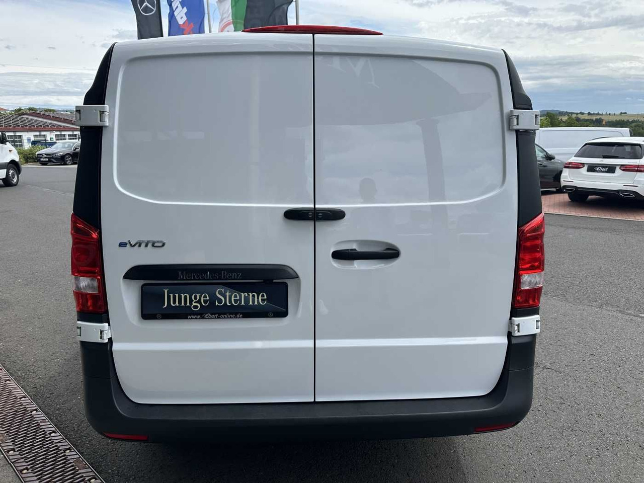 Mercedes-Benz eVito 112 Klima Kamera Navi SHZ Tempomat - Malá dodávka, Elektrická dodávka: obrázek 5 Mercedes-Benz eVito 112 Klima Kamera Navi SHZ Tempomat - Malá dodávka, Elektrická dodávka: obrázek 5