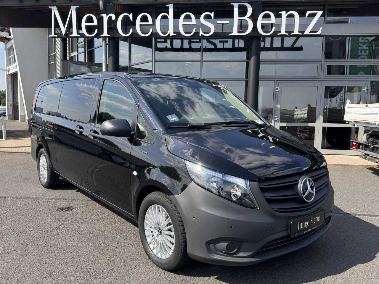 Mercedes-Benz eVito 129 Tourer Behinderten-/Rollstuhlrampe - Osobní auto: obrázek 2 Mercedes-Benz eVito 129 Tourer Behinderten-/Rollstuhlrampe - Osobní auto: obrázek 2