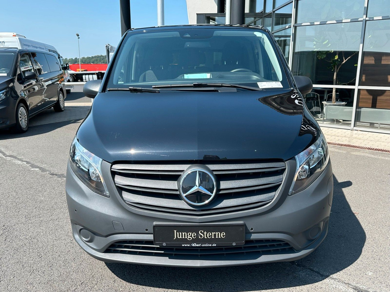 Mercedes-Benz eVito 129 Tourer Behinderten-/Rollstuhlrampe - Mikrobus, Elektrická dodávka: obrázek 4 Mercedes-Benz eVito 129 Tourer Behinderten-/Rollstuhlrampe - Mikrobus, Elektrická dodávka: obrázek 4