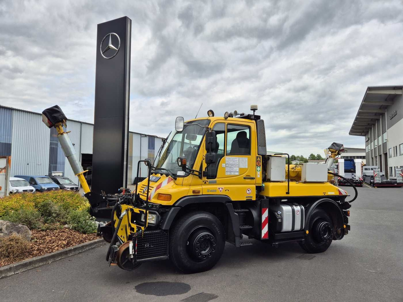 Mercedes-Benz Unimog U400 4x4 Zweiwege ZAGRO 800t/52 Achsen - Nákladní auto: obrázek 2 Mercedes-Benz Unimog U400 4x4 Zweiwege ZAGRO 800t/52 Achsen - Nákladní auto: obrázek 2