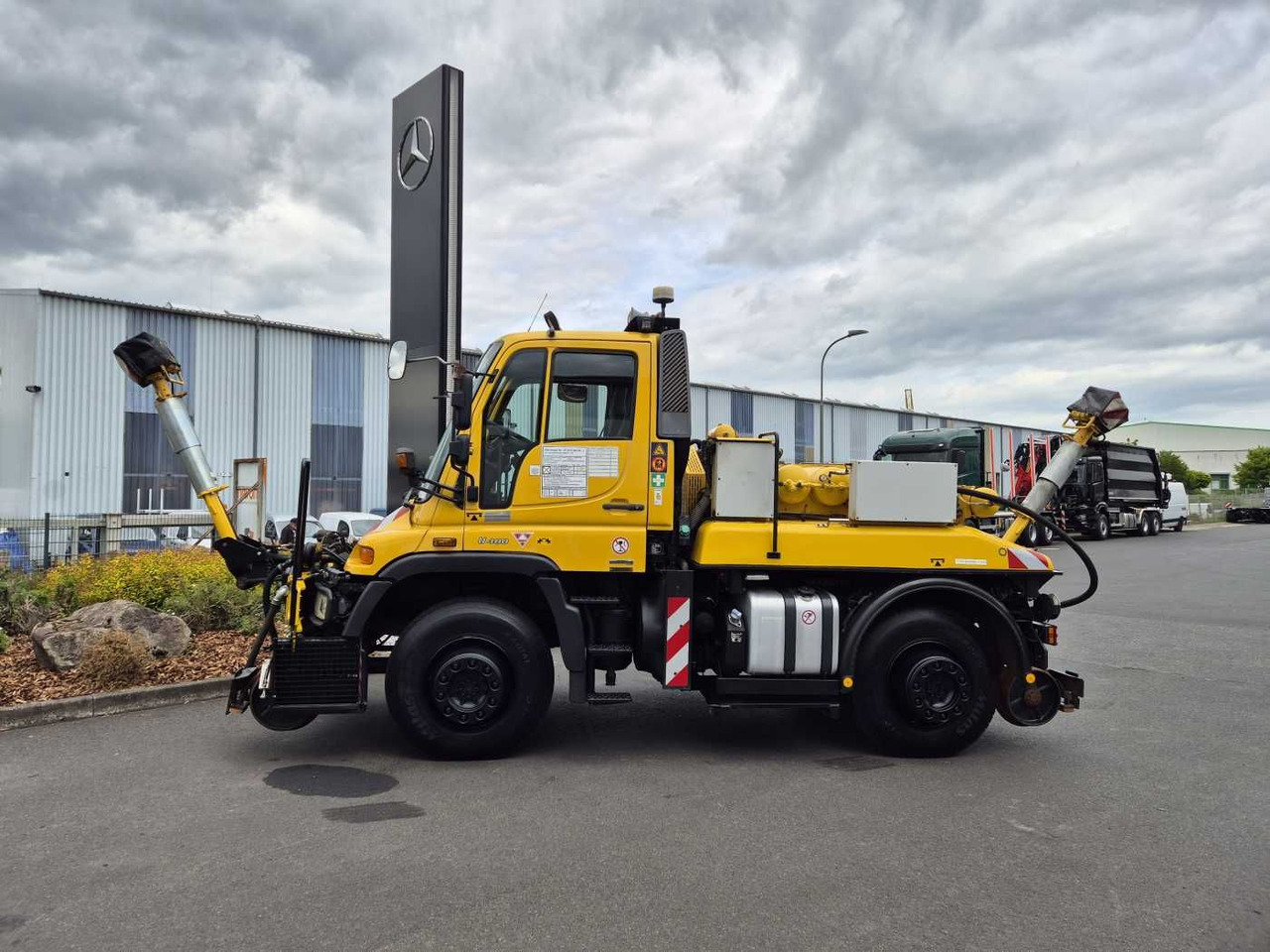 Mercedes-Benz Unimog U400 4x4 Zweiwege ZAGRO 800t/52 Achsen - Nákladní auto: obrázek 4 Mercedes-Benz Unimog U400 4x4 Zweiwege ZAGRO 800t/52 Achsen - Nákladní auto: obrázek 4