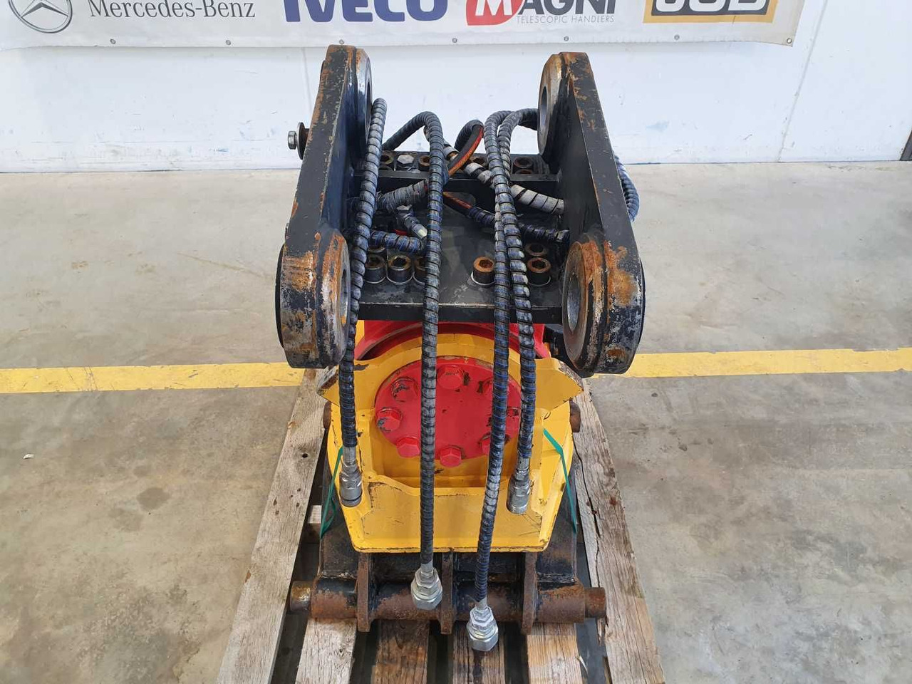 Rädlinger Schwenkrotator CAT M318 / CW 40 / 2016 - Tiltrotátor: obrázek 2 Rädlinger Schwenkrotator CAT M318 / CW 40 / 2016 - Tiltrotátor: obrázek 2