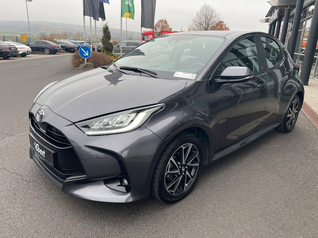 Toyota Yaris 1.5 VVT-iE Aut. Team D AHK+R-Kamera+SHZ - Osobní auto: obrázek 3 Toyota Yaris 1.5 VVT-iE Aut. Team D AHK+R-Kamera+SHZ - Osobní auto: obrázek 3