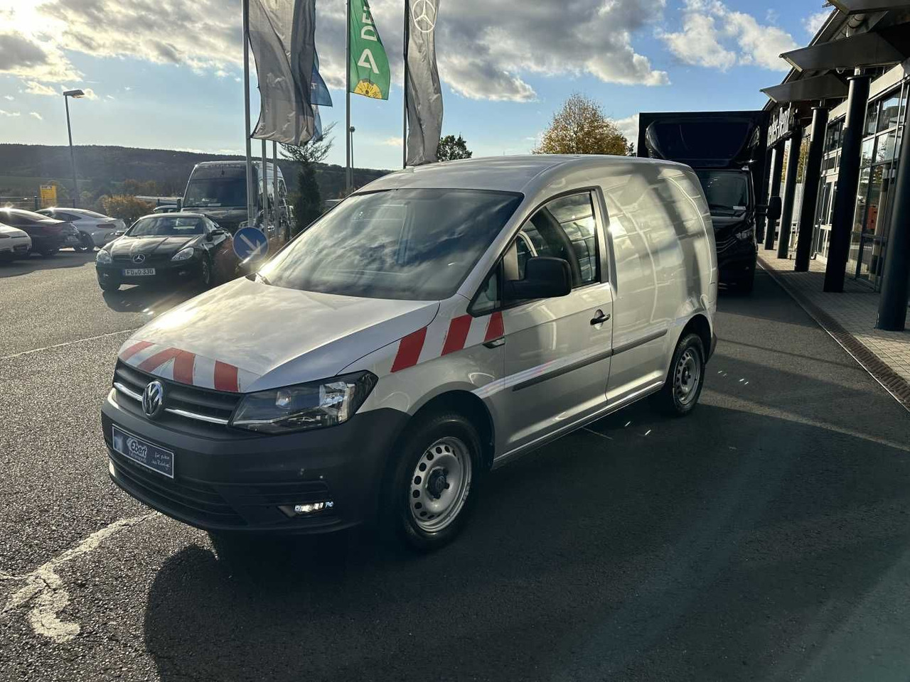 Volkswagen Caddy 1.6 TDI Klima Navi 8Räder Trennwand klappb - Malá dodávka: obrázek 3 Volkswagen Caddy 1.6 TDI Klima Navi 8Räder Trennwand klappb - Malá dodávka: obrázek 3
