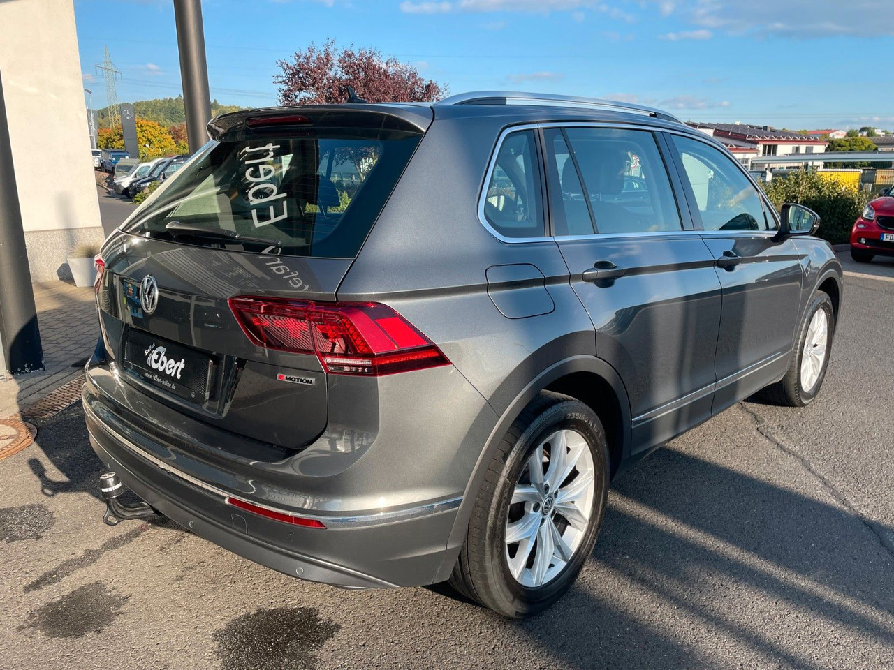 Volkswagen Tiguan 2.0 TSI Highline 4M AHK+LED+DAB+ACC+PDC - SUV: obrázek 5 Volkswagen Tiguan 2.0 TSI Highline 4M AHK+LED+DAB+ACC+PDC - SUV: obrázek 5