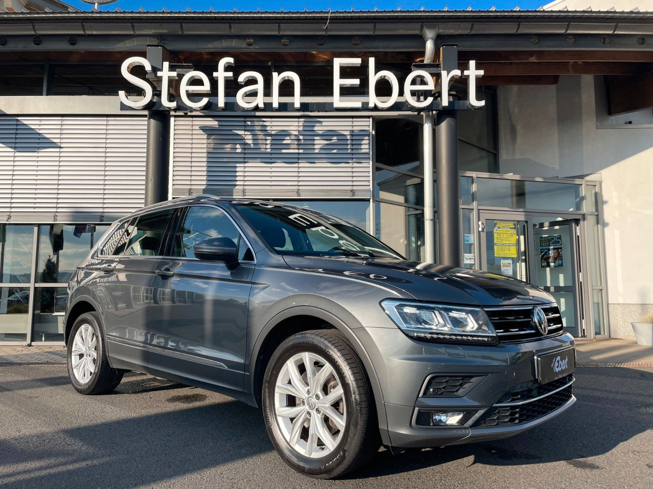 Volkswagen Tiguan 2.0 TSI Highline 4M AHK+LED+DAB+ACC+PDC - SUV: obrázek 1 Volkswagen Tiguan 2.0 TSI Highline 4M AHK+LED+DAB+ACC+PDC - SUV: obrázek 1