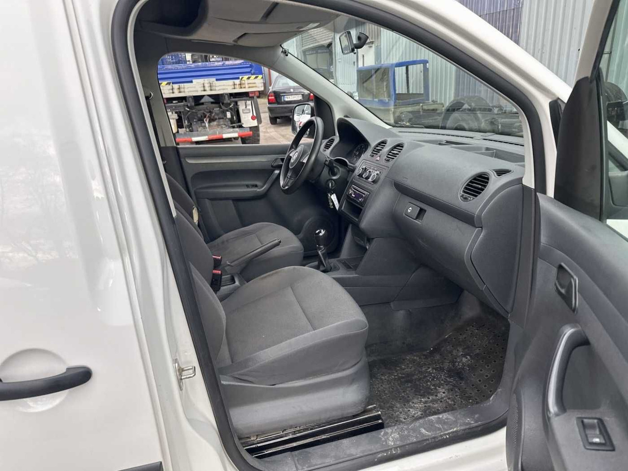 Volkswagen VW Caddy 2.0 TDI 4Motion Maxi Kasten Regal - Furgon: obrázek 5 Volkswagen VW Caddy 2.0 TDI 4Motion Maxi Kasten Regal - Furgon: obrázek 5