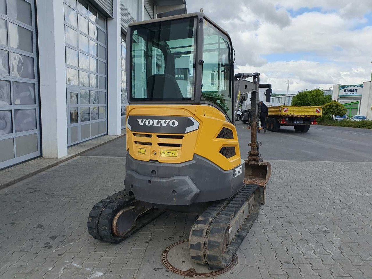Volvo ECR25D / nur 2.974h! / 1x Tieflöffel / 2016 - Mini rýpadlo: obrázek 5 Volvo ECR25D / nur 2.974h! / 1x Tieflöffel / 2016 - Mini rýpadlo: obrázek 5