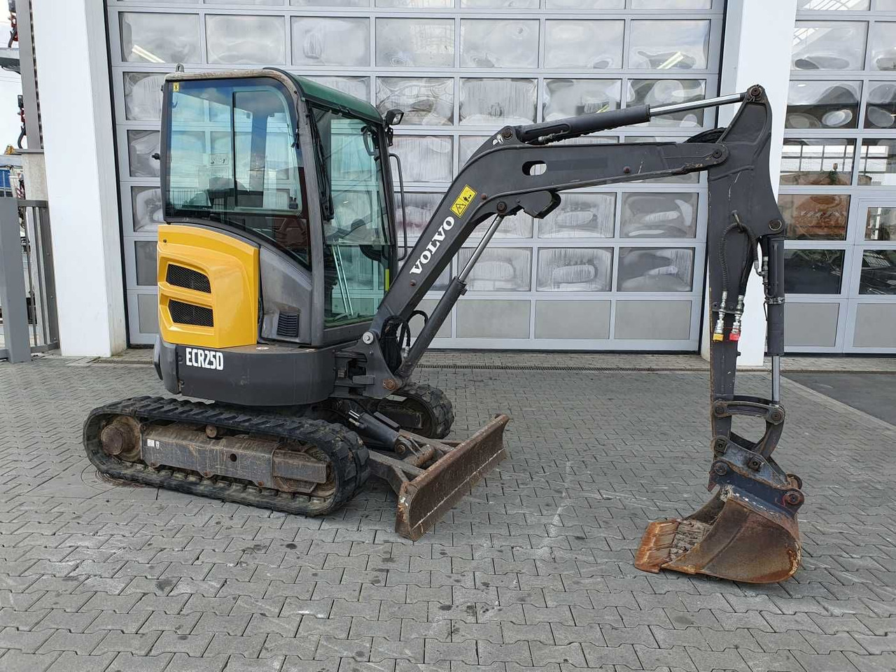 Volvo ECR25D / nur 2.974h! / 1x Tieflöffel / 2016 - Mini rýpadlo: obrázek 2 Volvo ECR25D / nur 2.974h! / 1x Tieflöffel / 2016 - Mini rýpadlo: obrázek 2