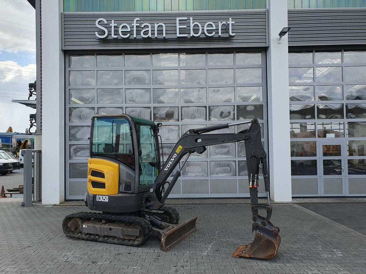 Volvo ECR25D / nur 2.974h! / 1x Tieflöffel / 2016 - Mini rýpadlo: obrázek 1 Volvo ECR25D / nur 2.974h! / 1x Tieflöffel / 2016 - Mini rýpadlo: obrázek 1