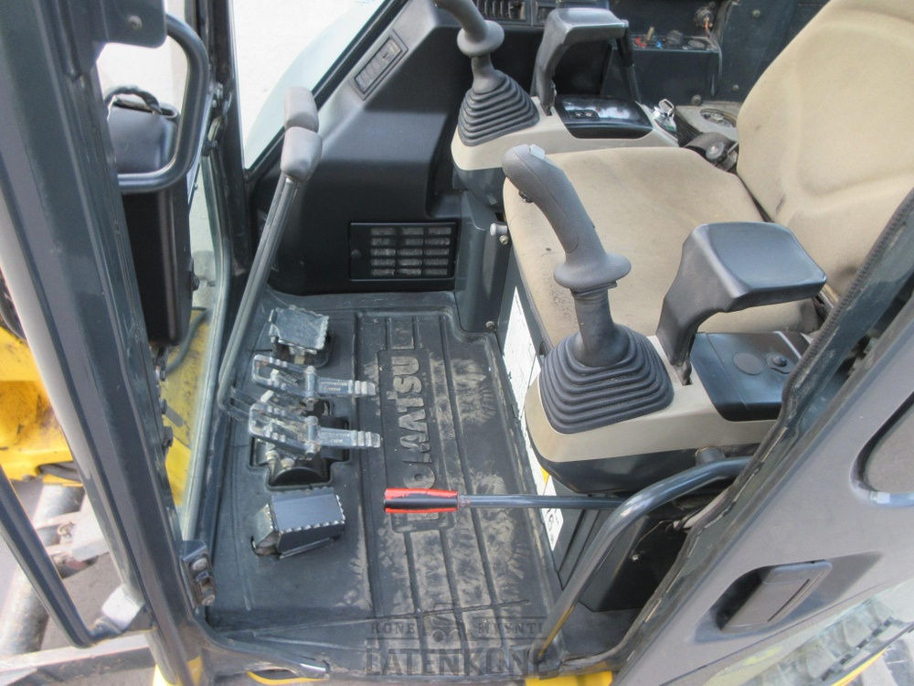 Pásové rýpadlo Komatsu PC50MR PETOKSELLA VIETY LÖYTÖPALKKIO STOLEN: obrázek 20
